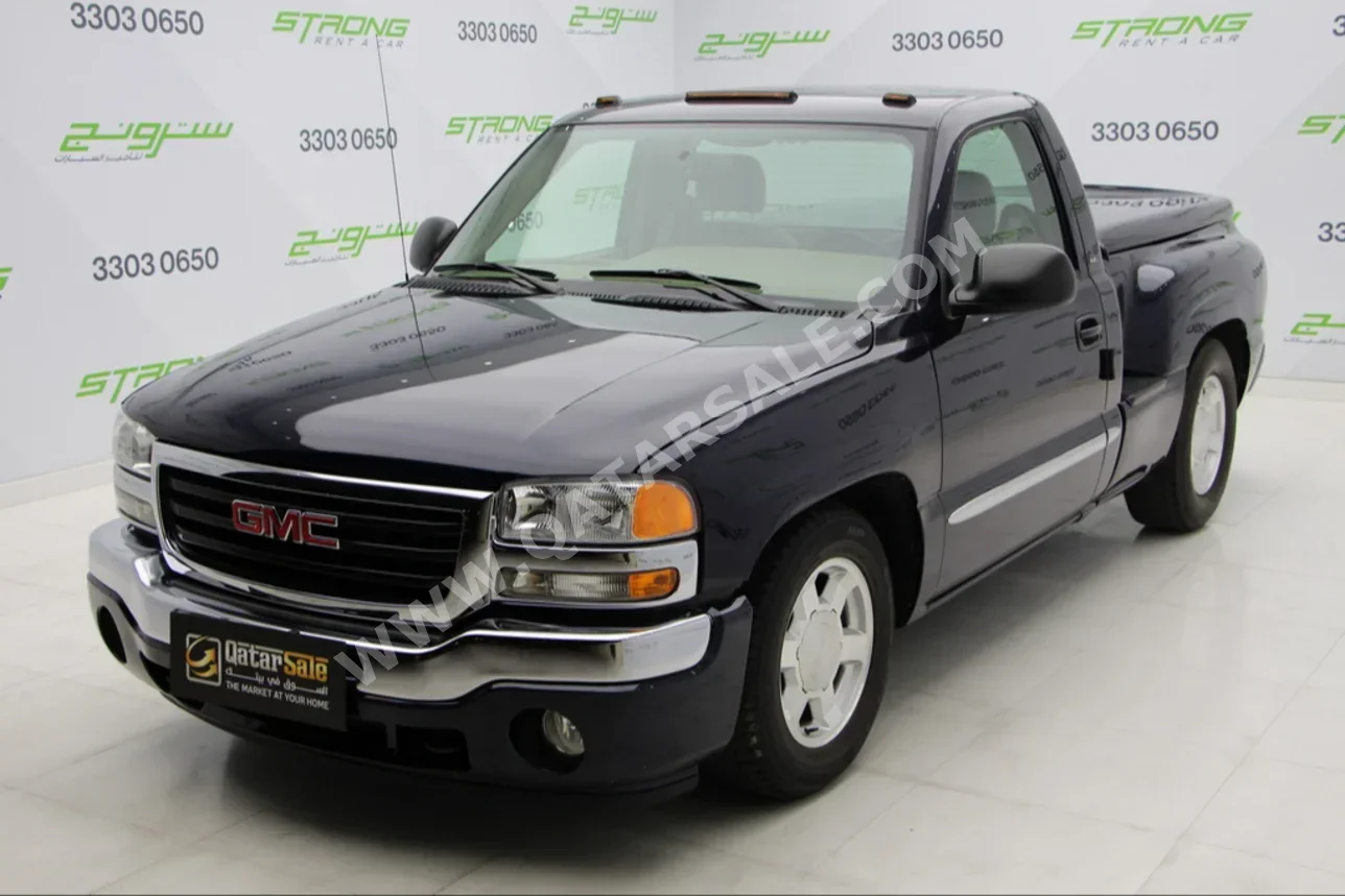 GMC  Sierra  2005  Automatic  17,000 Km  8 Cylinder  Four Wheel Drive (4WD)  Pick Up  Dark Blue