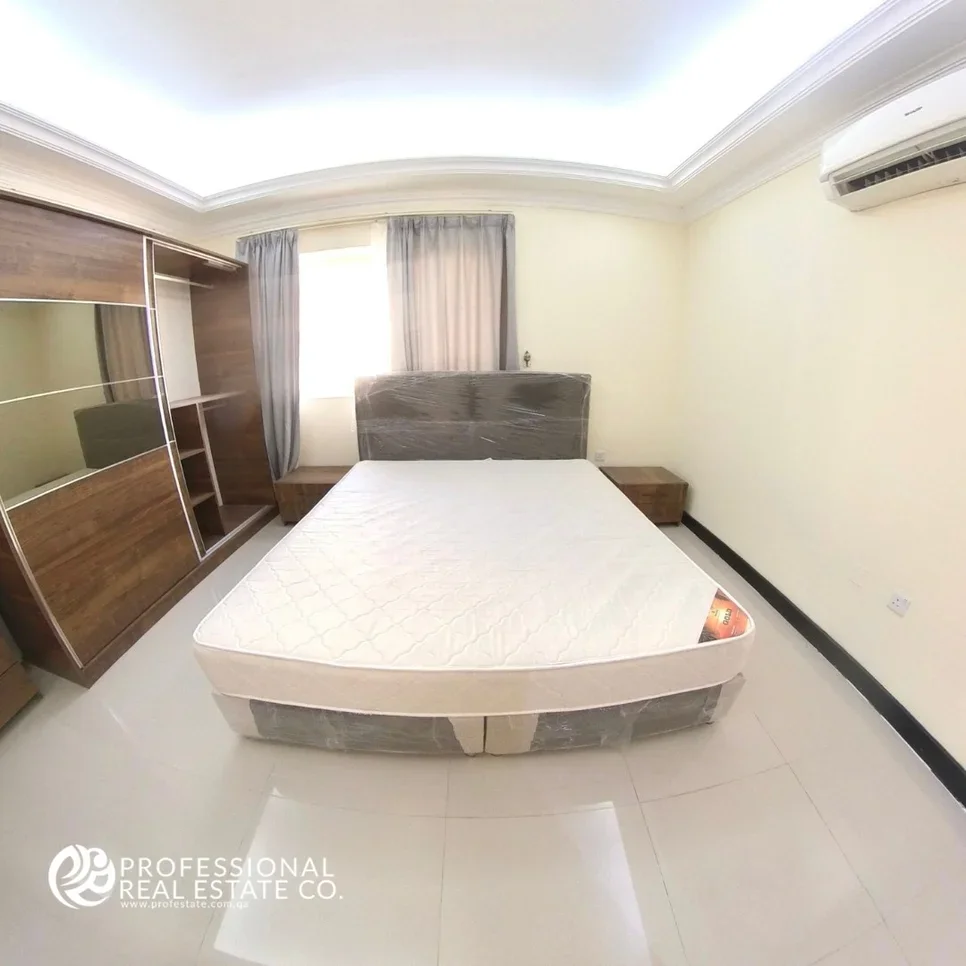 3 Bedrooms  Apartment  For Rent  in Doha -  Fereej Al Nasr  Fully Furnished