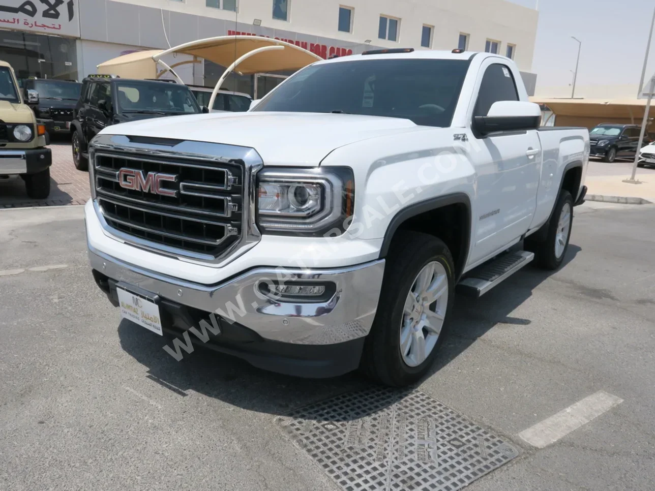 GMC  Sierra  SLE  2018  Automatic  128,000 Km  8 Cylinder  Four Wheel Drive (4WD)  Pick Up  White