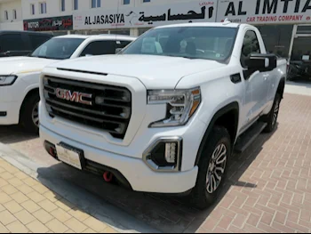 GMC  Sierra  AT4  2022  Automatic  53,000 Km  8 Cylinder  Four Wheel Drive (4WD)  Pick Up  White