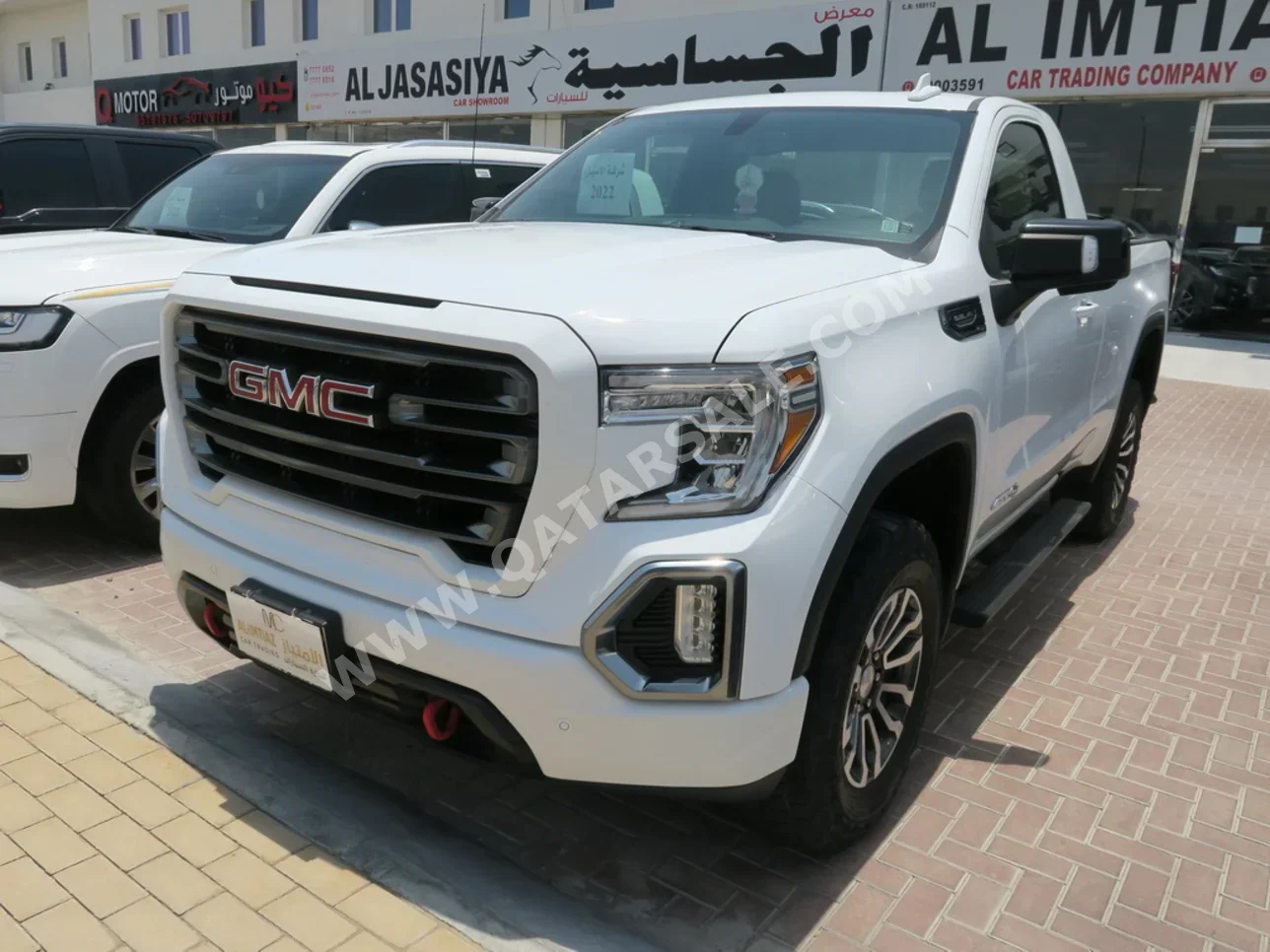 GMC  Sierra  AT4  2022  Automatic  53,000 Km  8 Cylinder  Four Wheel Drive (4WD)  Pick Up  White