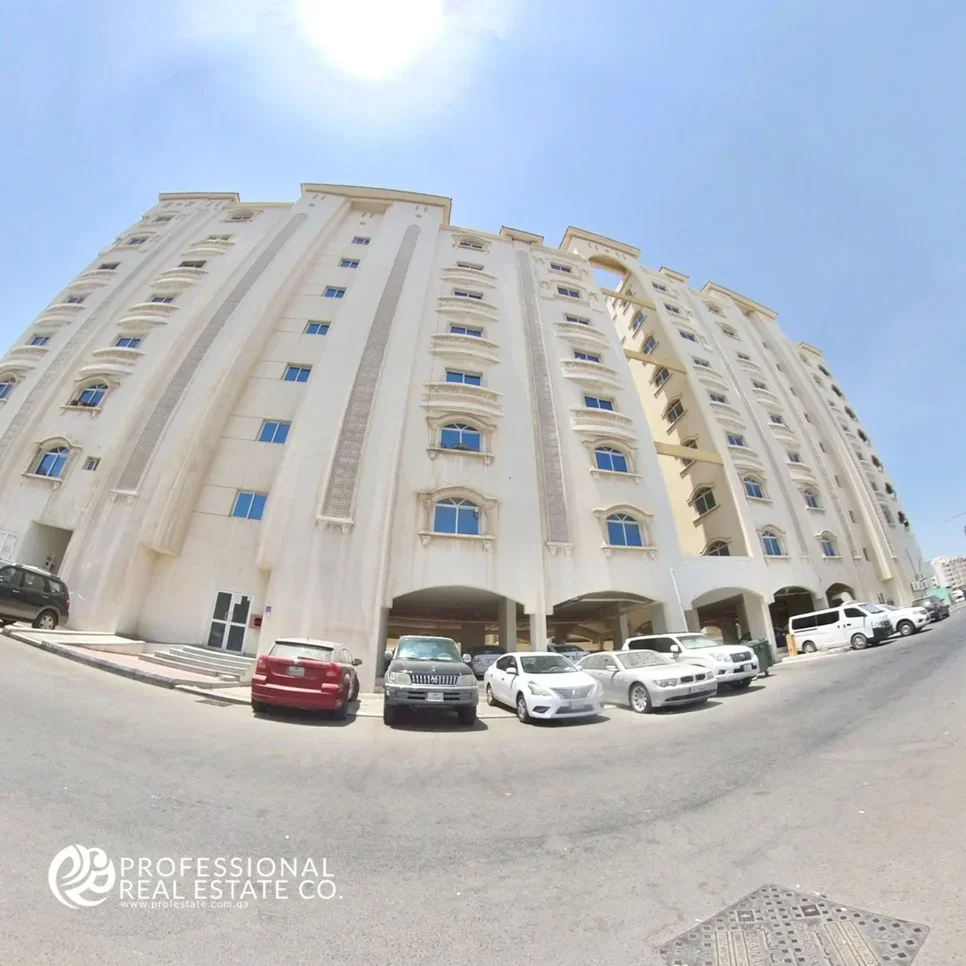 2 Bedrooms  Apartment  For Rent  in Doha -  Fereej Bin Mahmoud  Not Furnished