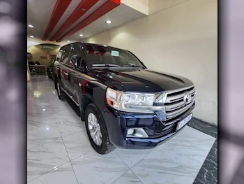 Toyota  Land Cruiser  VXR  2018  Automatic  176٬000 Km  8 Cylinder  Four Wheel Drive (4WD)  SUV  Blue