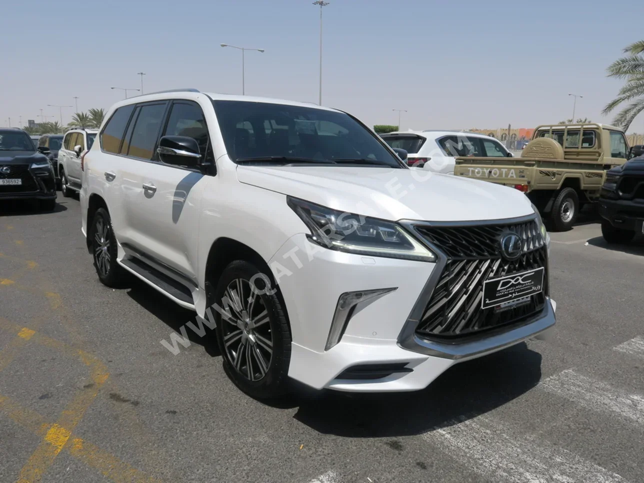 Lexus  LX  570  2018  Automatic  126,000 Km  8 Cylinder  Four Wheel Drive (4WD)  SUV  White