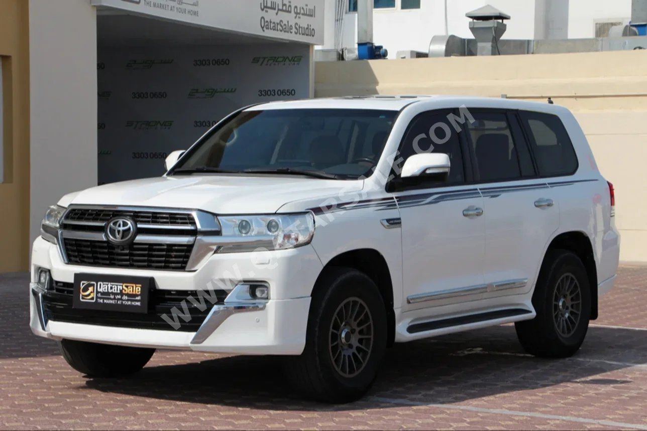 Toyota  Land Cruiser  GXR  2021  Automatic  163,000 Km  8 Cylinder  Four Wheel Drive (4WD)  SUV  White