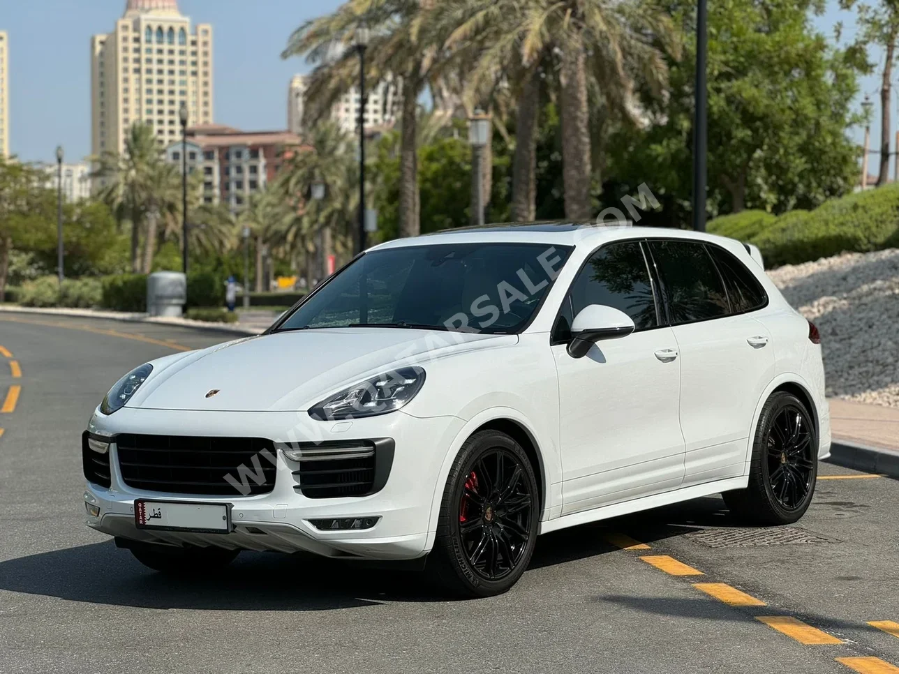 Porsche  Cayenne  GTS  2016  Automatic  98,000 Km  6 Cylinder  Four Wheel Drive (4WD)  SUV  White