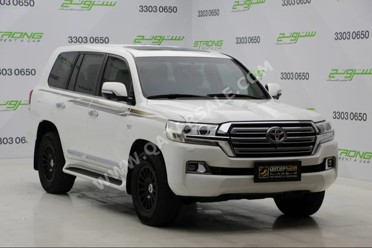 Toyota  Land Cruiser  VXR  2018  Automatic  167,910 Km  8 Cylinder  Four Wheel Drive (4WD)  SUV  White