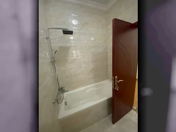 3 Bedrooms  Apartment  For Rent  in Al Wakrah -  Al Meshaf  Not Furnished