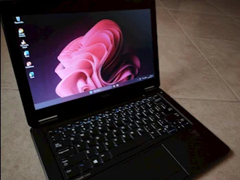 Laptops Dell  - Latitude  2015  - Black  - Windows 11  - Intel  - Core i5  -Memory (Ram): 16 GB
