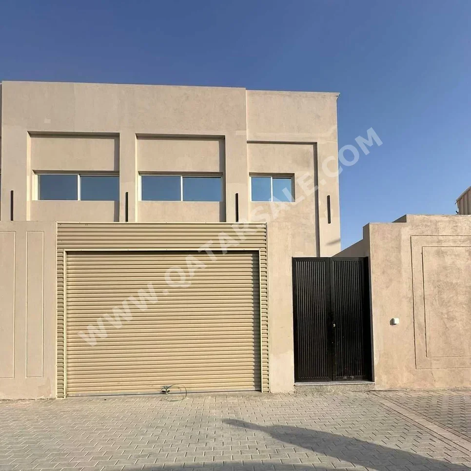 Family Residential  - Semi Furnished  - Al Rayyan  - Izghawa  - 5 Bedrooms