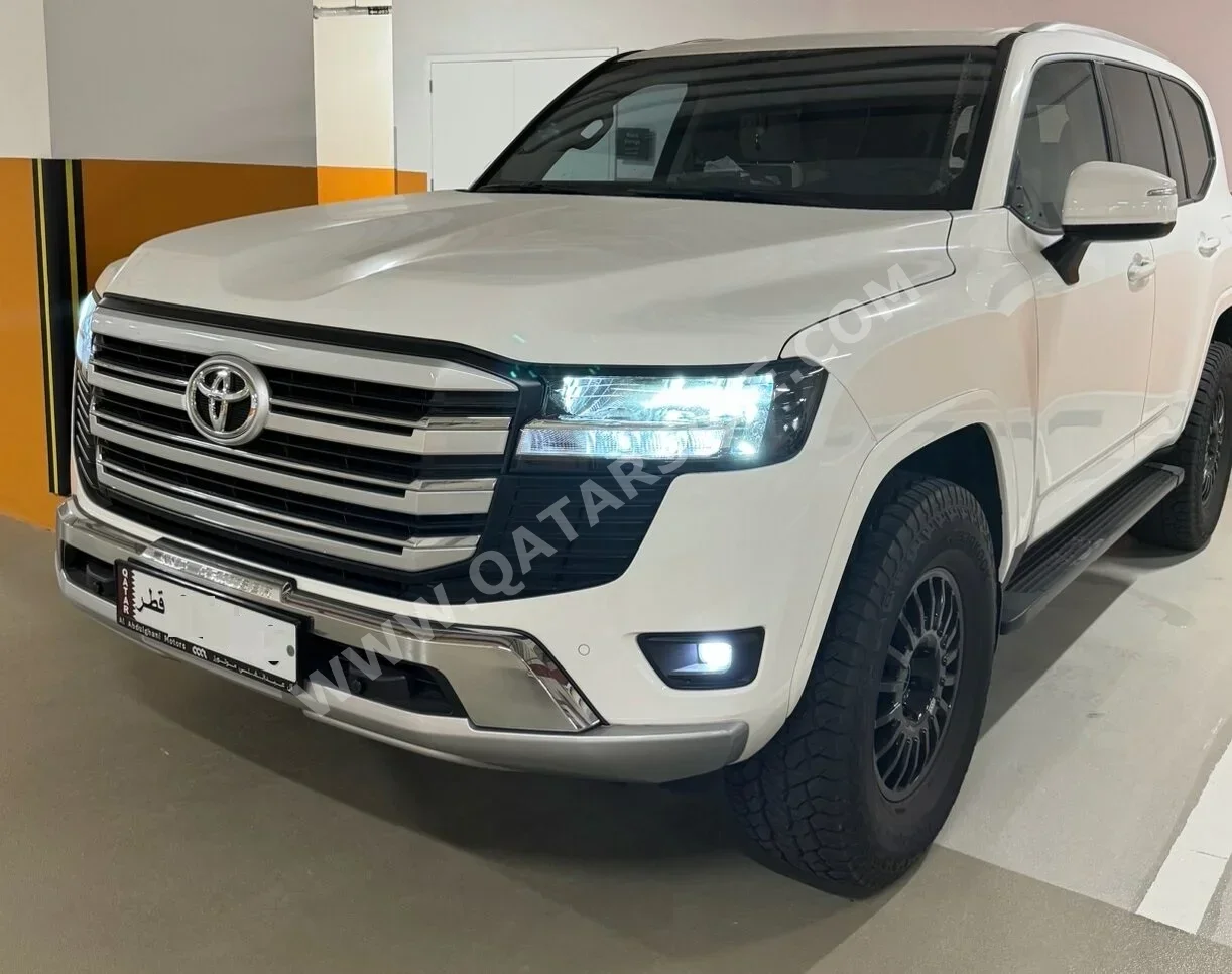 Toyota  Land Cruiser  GX  2024  Automatic  5,000 Km  6 Cylinder  Four Wheel Drive (4WD)  SUV  White  With Warranty