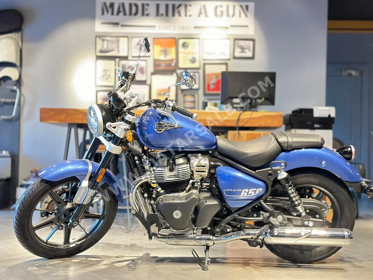 Royal Enfield  Supermeteor -  2023 - Color Blue -  Warranty