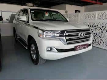 Toyota  Land Cruiser  GXR  2021  Automatic  116,000 Km  8 Cylinder  Four Wheel Drive (4WD)  SUV  White