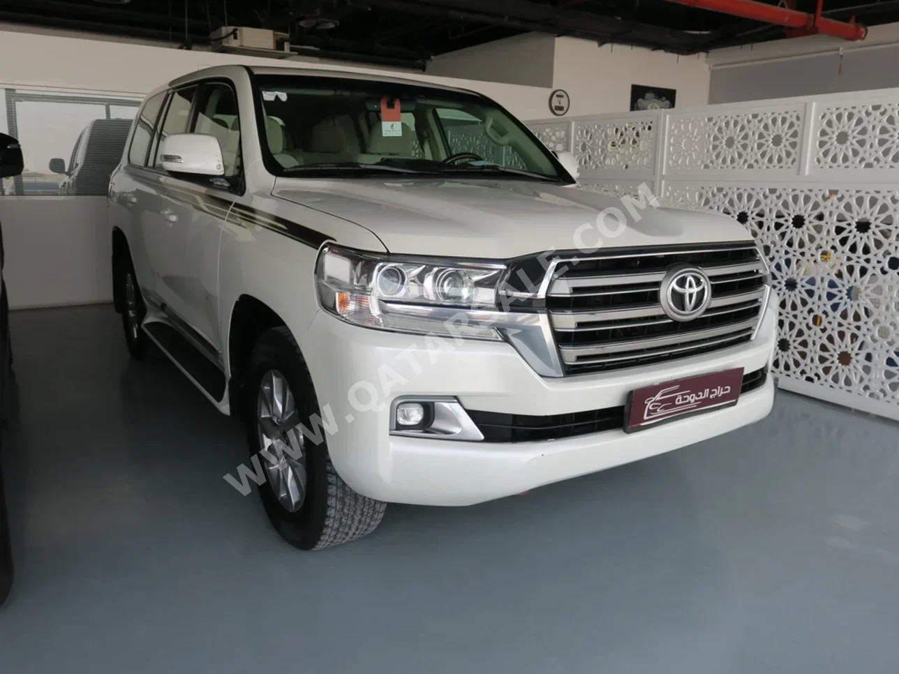 Toyota  Land Cruiser  GXR  2021  Automatic  116,000 Km  8 Cylinder  Four Wheel Drive (4WD)  SUV  White