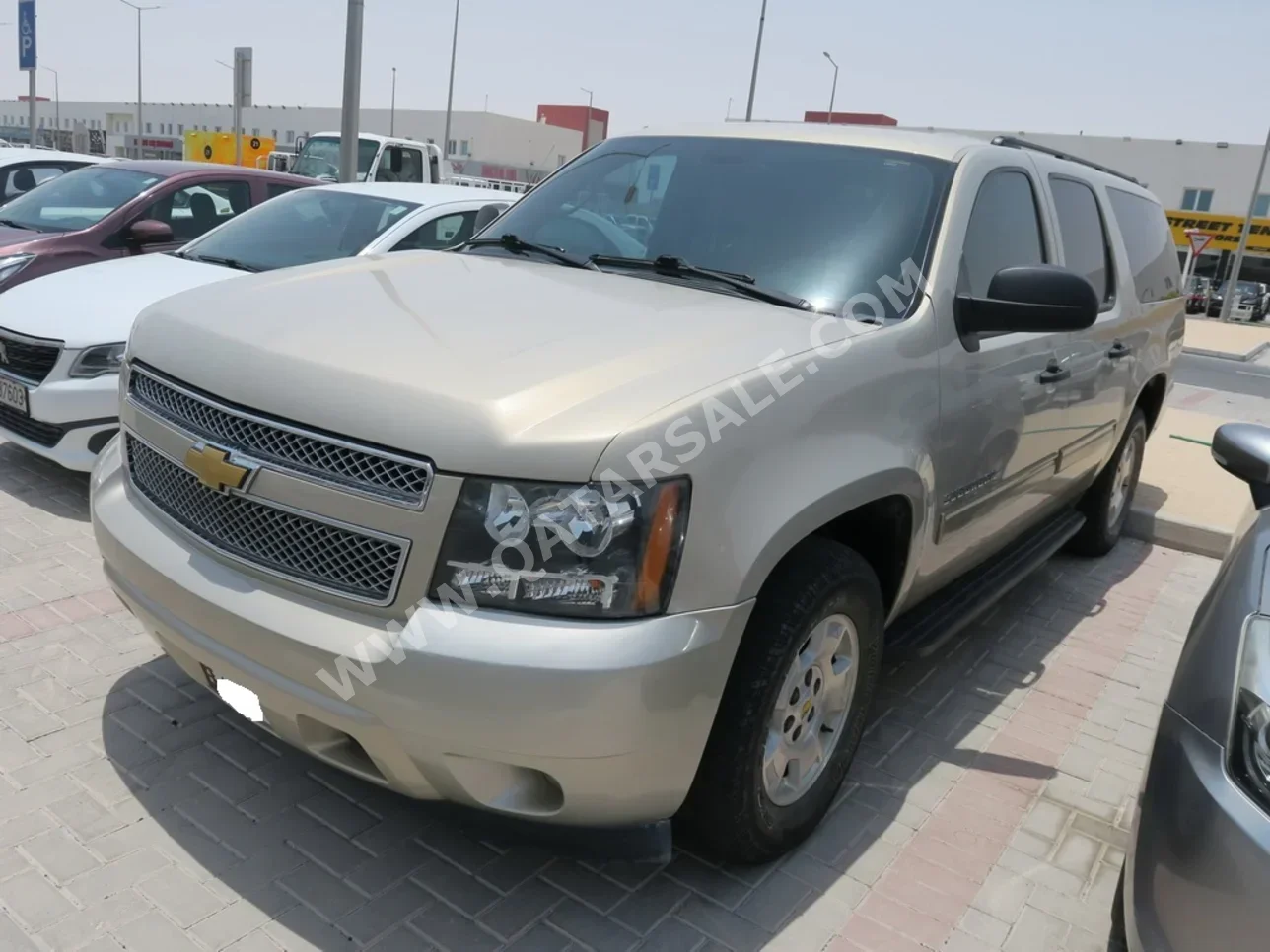 Chevrolet  Suburban  LT  2011  Automatic  246,000 Km  8 Cylinder  Rear Wheel Drive (RWD)  SUV  Gold