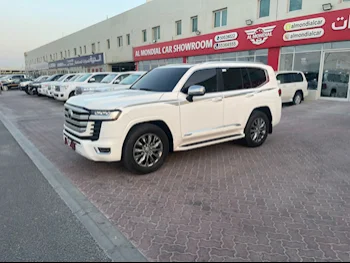 Toyota  Land Cruiser  VXR Twin Turbo  2022  Automatic  100,000 Km  6 Cylinder  Four Wheel Drive (4WD)  SUV  White