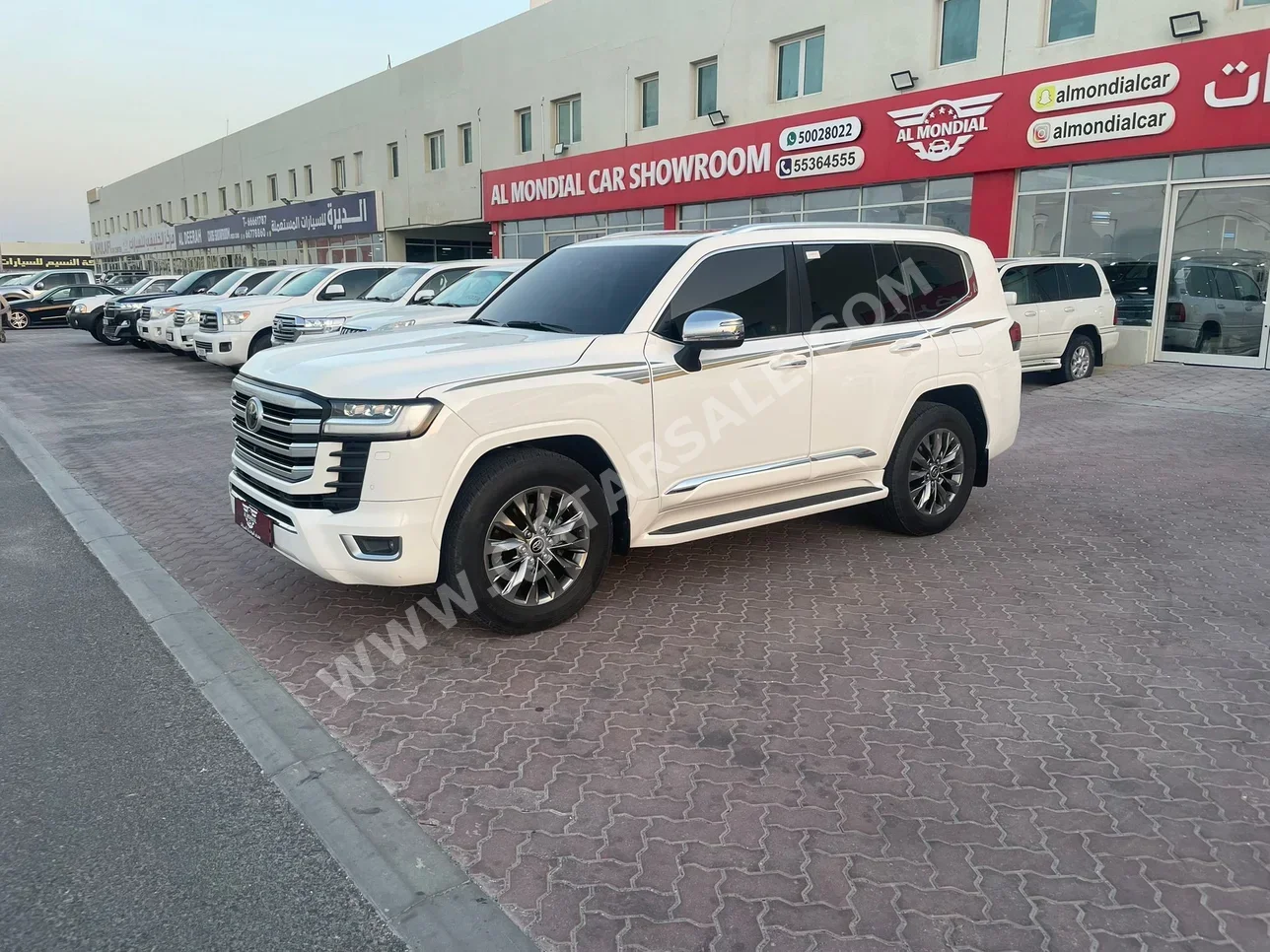 Toyota  Land Cruiser  VXR Twin Turbo  2022  Automatic  100,000 Km  6 Cylinder  Four Wheel Drive (4WD)  SUV  White