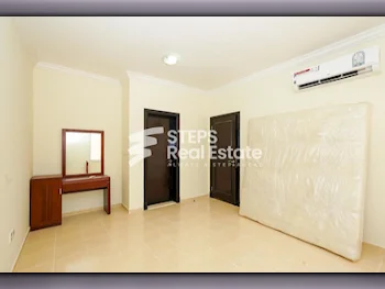 4 Bedrooms  Apartment  For Rent  in Doha -  Fereej Bin Mahmoud  Not Furnished