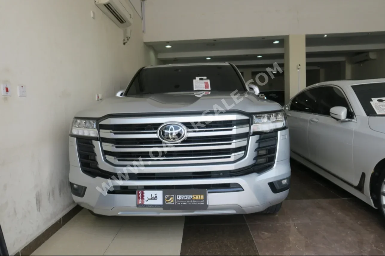 Toyota  Land Cruiser  GXR Twin Turbo  2022  Automatic  88,000 Km  6 Cylinder  Four Wheel Drive (4WD)  SUV  Silver