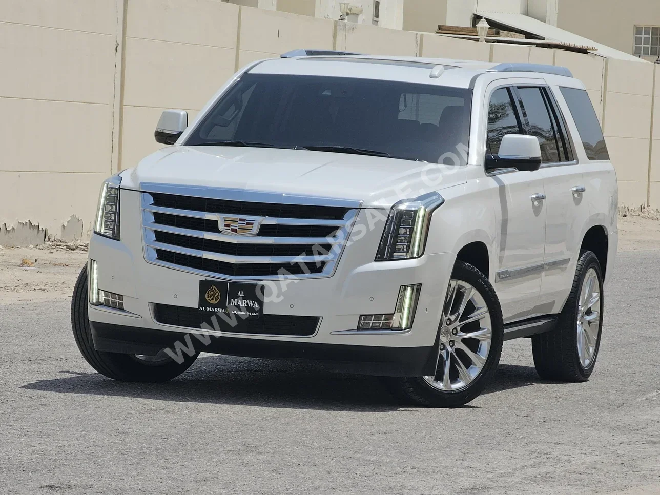 Cadillac  Escalade  2020  Automatic  75,000 Km  8 Cylinder  Four Wheel Drive (4WD)  SUV  White  With Warranty