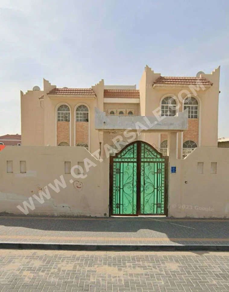 Family Residential  - Not Furnished  - Doha  - Al Duhail  - 9 Bedrooms