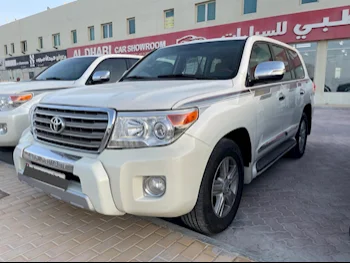 Toyota  Land Cruiser  GXR  2013  Automatic  352,000 Km  6 Cylinder  Four Wheel Drive (4WD)  SUV  White