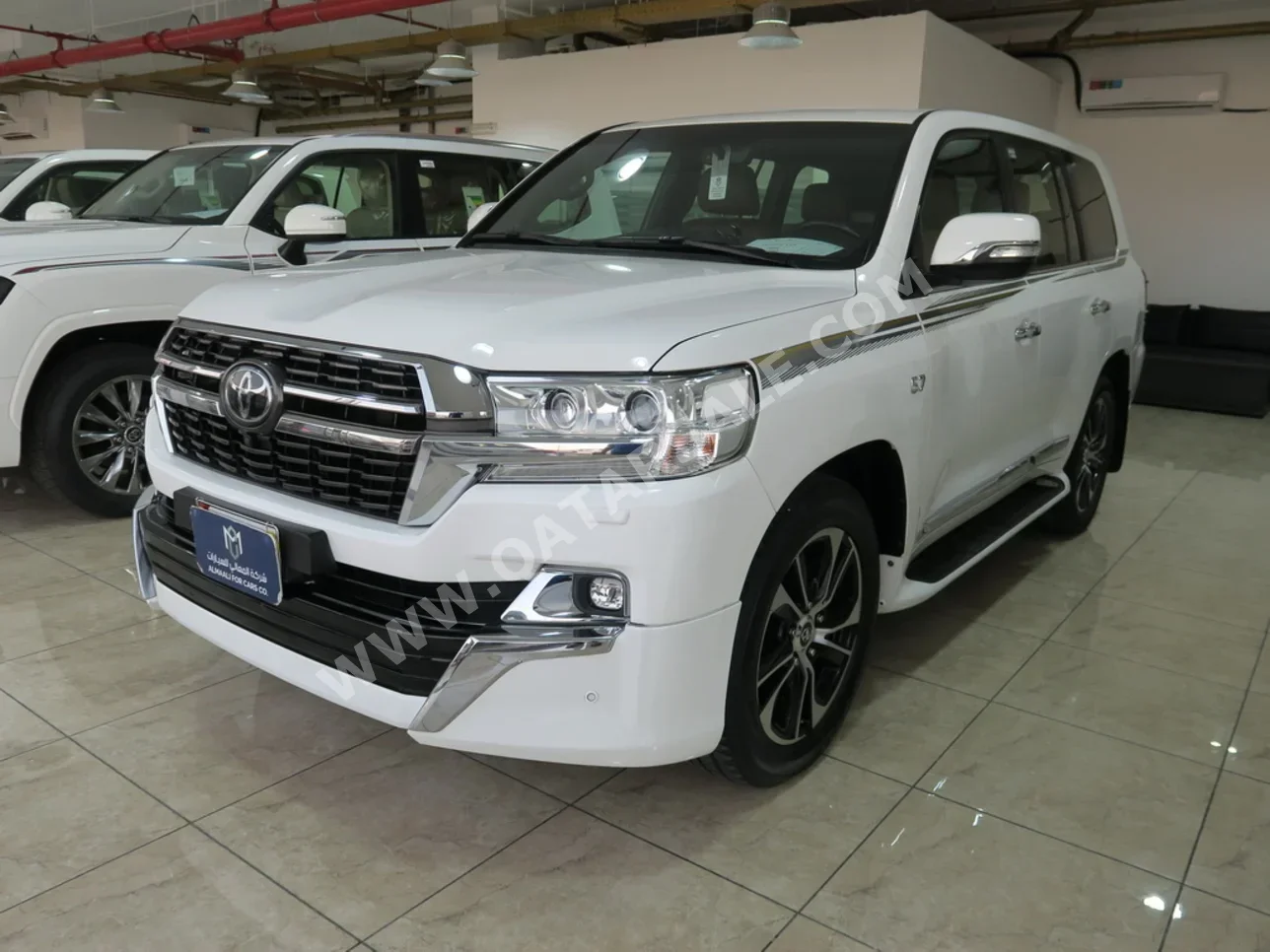 Toyota  Land Cruiser  VXR  2021  Automatic  180,000 Km  8 Cylinder  Four Wheel Drive (4WD)  SUV  White