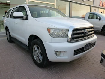 Toyota  Sequoia  SR5  2013  Automatic  320,000 Km  8 Cylinder  Four Wheel Drive (4WD)  SUV  White