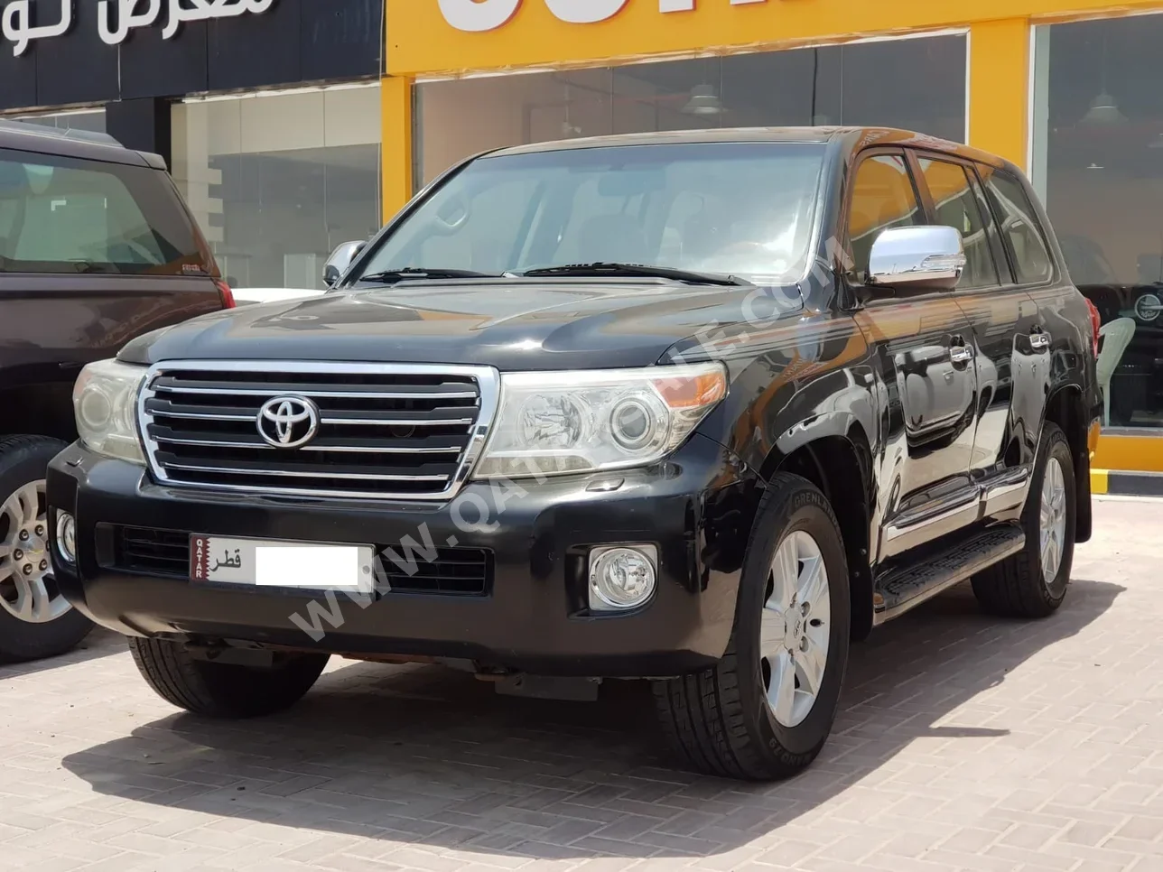 Toyota  Land Cruiser  GXR  2013  Automatic  330,000 Km  8 Cylinder  Four Wheel Drive (4WD)  SUV  Black