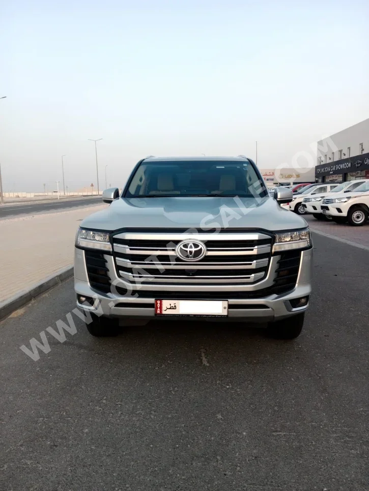 Toyota  Land Cruiser  GXR Twin Turbo  2022  Automatic  127,000 Km  6 Cylinder  Four Wheel Drive (4WD)  SUV  Silver