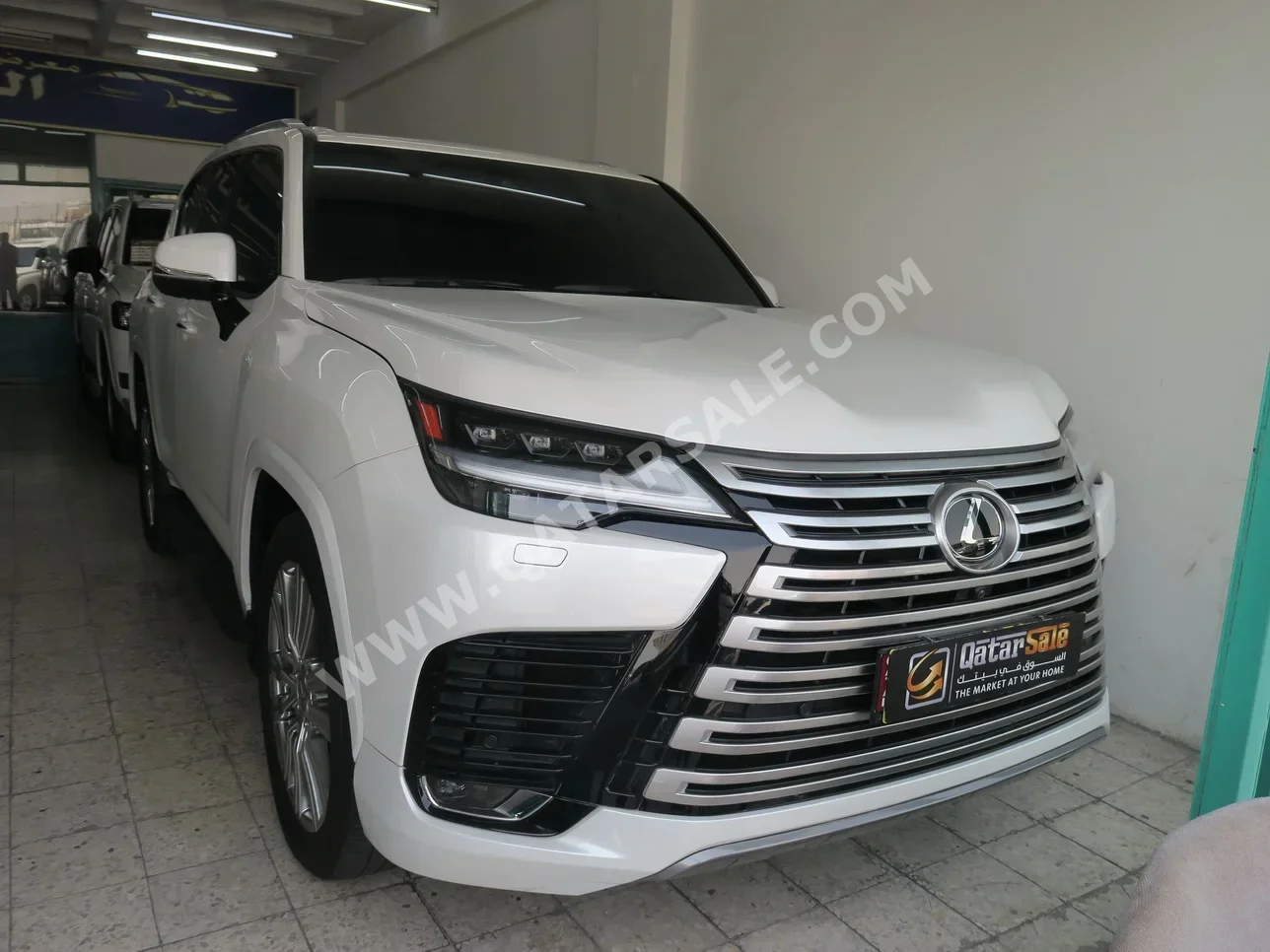 Lexus  LX  600 VIP  2023  Automatic  25,000 Km  6 Cylinder  Four Wheel Drive (4WD)  SUV  White  With Warranty