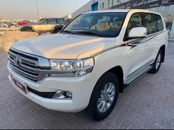 Toyota  Land Cruiser  GXR  2018  Automatic  317,000 Km  6 Cylinder  Four Wheel Drive (4WD)  SUV  White