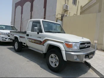 Toyota  Land Cruiser  LX  2020  Manual  108,000 Km  6 Cylinder  Four Wheel Drive (4WD)  Pick Up  White