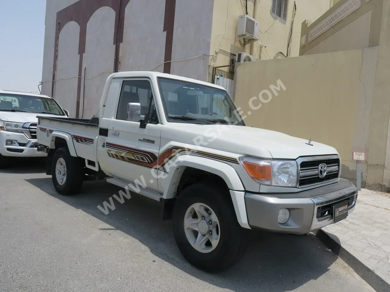 Toyota  Land Cruiser  LX  2020  Manual  108,000 Km  6 Cylinder  Four Wheel Drive (4WD)  Pick Up  White