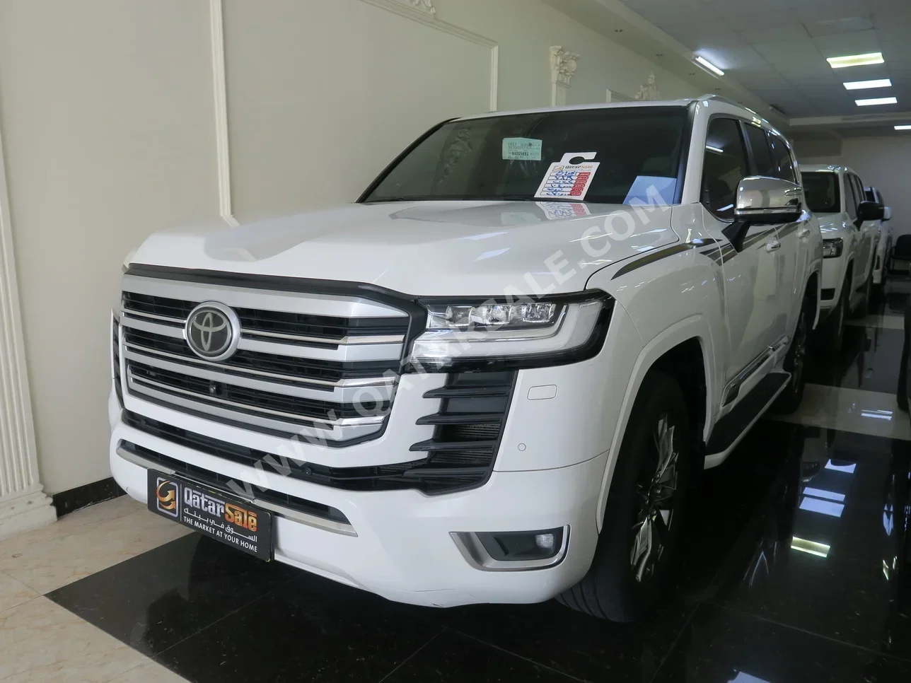  Toyota  Land Cruiser  VXR Twin Turbo  2022  Automatic  104,000 Km  6 Cylinder  Four Wheel Drive (4WD)  SUV  White  With Warranty