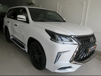 Lexus  LX  570 S Black Edition  2019  Automatic  118,000 Km  8 Cylinder  Four Wheel Drive (4WD)  SUV  White