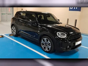 Mini  Cooper  CountryMan  2021  Automatic  68,000 Km  4 Cylinder  Rear Wheel Drive (RWD)  Hatchback  Black