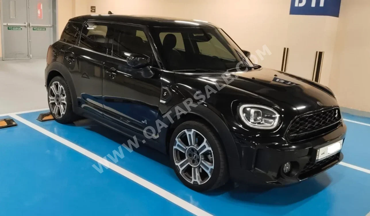 Mini  Cooper  CountryMan  2021  Automatic  68,000 Km  4 Cylinder  Rear Wheel Drive (RWD)  Hatchback  Black