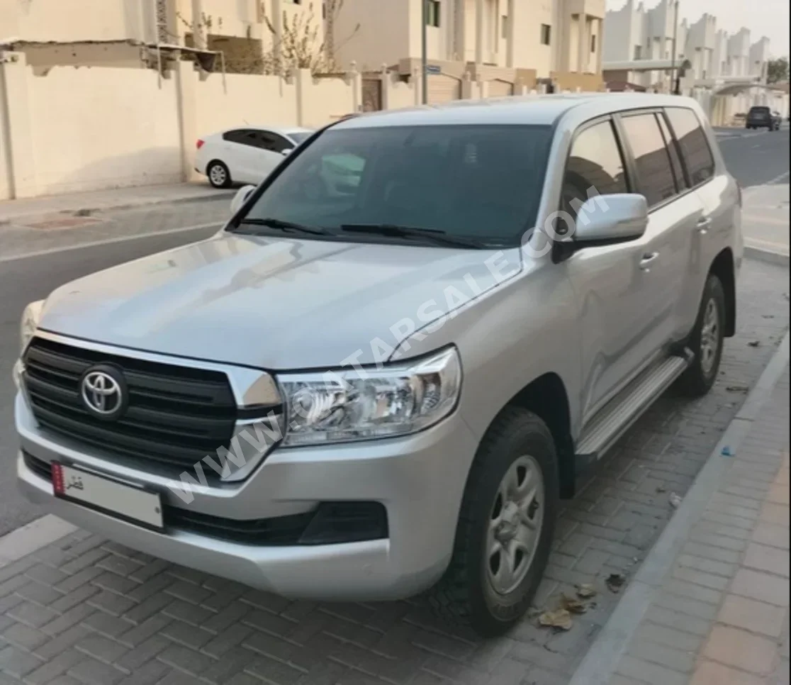  Toyota  Land Cruiser  GX  2019  Automatic  170,000 Km  6 Cylinder  Four Wheel Drive (4WD)  SUV  Silver  With Warranty