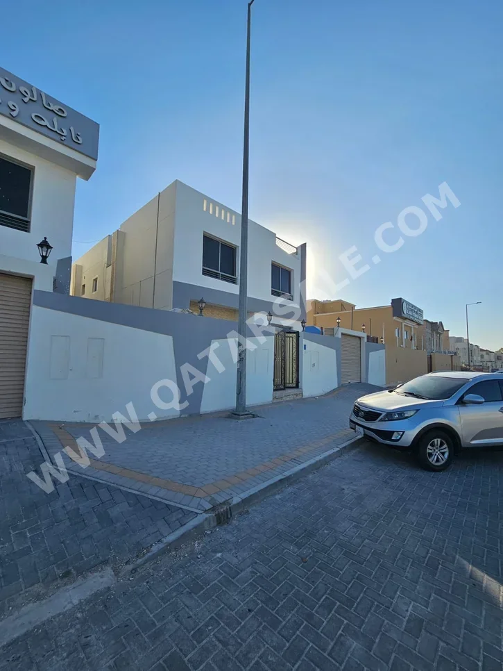 Family Residential  - Not Furnished  - Umm Salal  - Al Kharaitiyat  - 5 Bedrooms