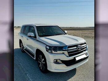 Toyota  Land Cruiser  GXR- Grand Touring  2019  Automatic  116,000 Km  8 Cylinder  Four Wheel Drive (4WD)  SUV  White