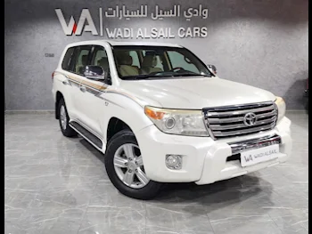 Toyota  Land Cruiser  VXR  2012  Automatic  370,000 Km  8 Cylinder  Four Wheel Drive (4WD)  SUV  White