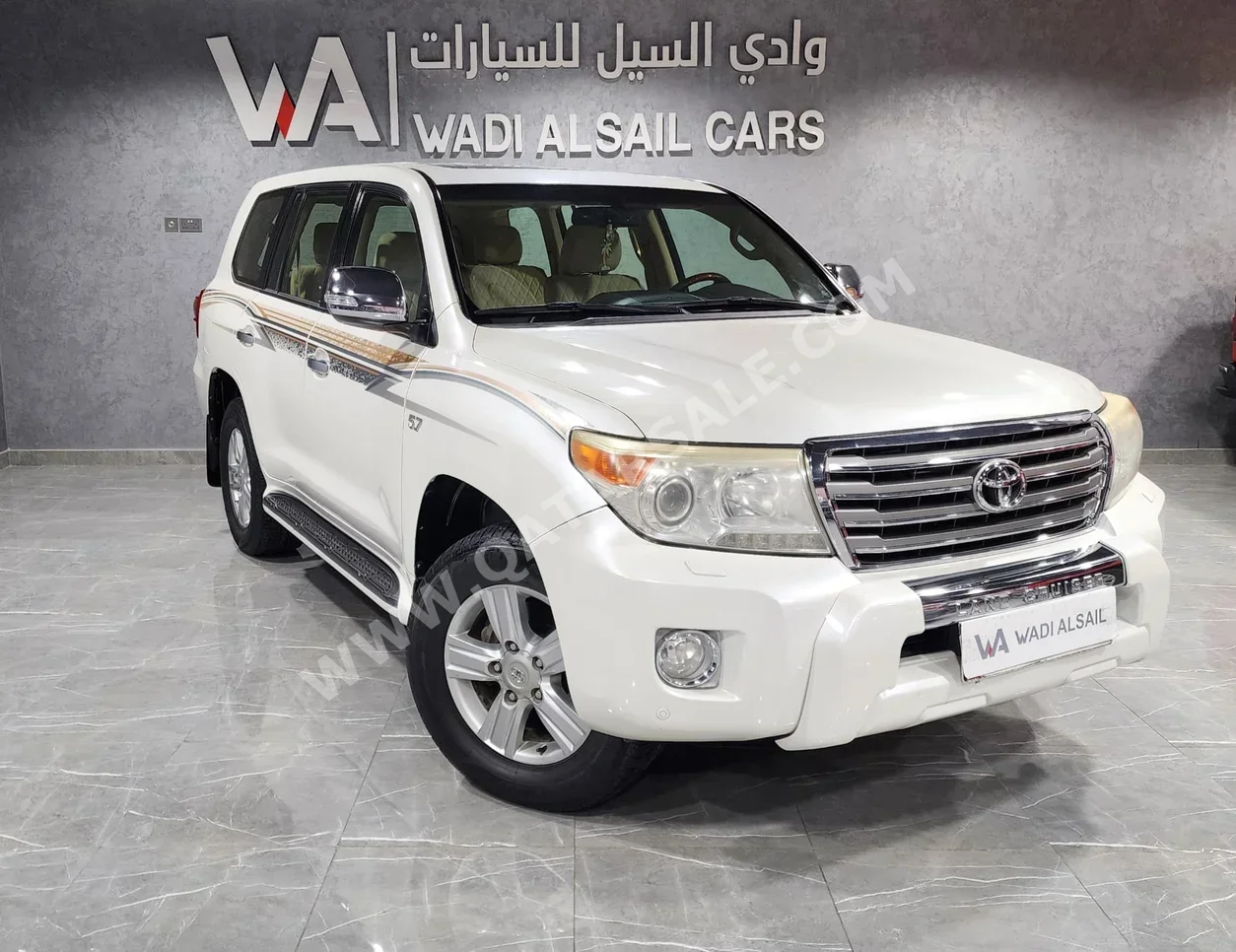 Toyota  Land Cruiser  VXR  2012  Automatic  370,000 Km  8 Cylinder  Four Wheel Drive (4WD)  SUV  White