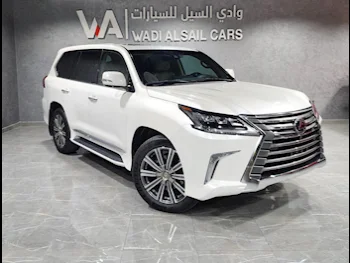 Lexus  LX  570  2016  Automatic  171,000 Km  8 Cylinder  Four Wheel Drive (4WD)  SUV  White