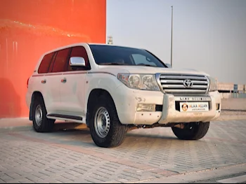 Toyota  Land Cruiser  VXR  2011  Automatic  500,000 Km  8 Cylinder  Four Wheel Drive (4WD)  SUV  White