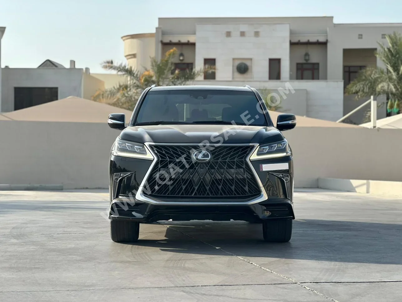 Lexus  LX  570  2018  Automatic  153,000 Km  8 Cylinder  Four Wheel Drive (4WD)  SUV  Black