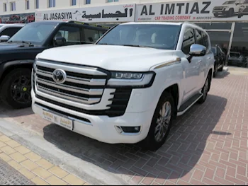 Toyota  Land Cruiser  VXR Twin Turbo  2022  Automatic  90,000 Km  6 Cylinder  Four Wheel Drive (4WD)  SUV  White  With Warranty