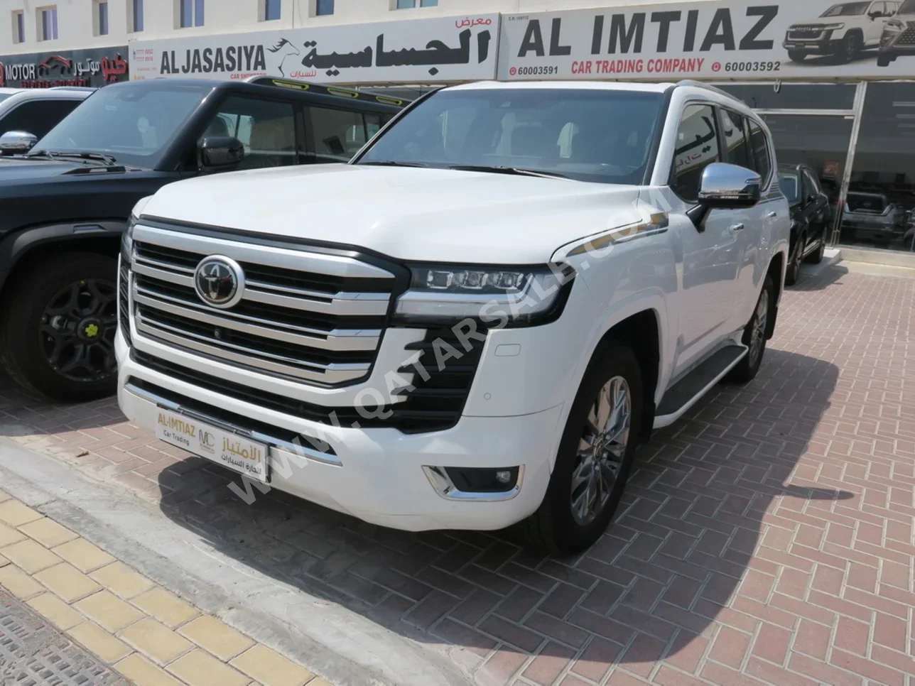 Toyota  Land Cruiser  VXR Twin Turbo  2022  Automatic  90,000 Km  6 Cylinder  Four Wheel Drive (4WD)  SUV  White  With Warranty