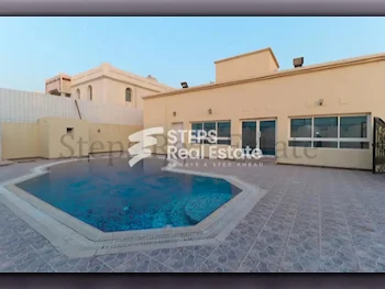 Family Residential  - Not Furnished  - Doha  - Al Maamoura  - 4 Bedrooms