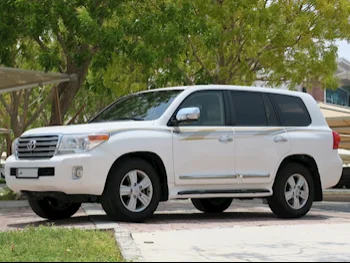 Toyota  Land Cruiser  VXR  2014  Automatic  91,000 Km  8 Cylinder  Four Wheel Drive (4WD)  SUV  White